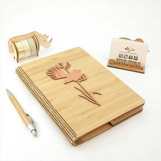 Bamboo Journal : Fantail on tall flax