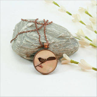Circle Pendant Necklace:Filigree Fantail