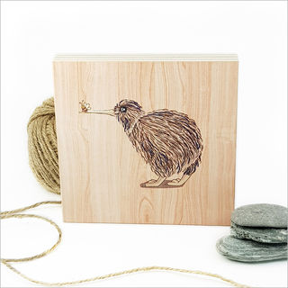 Plywood Art Block: Kiwi with Bee