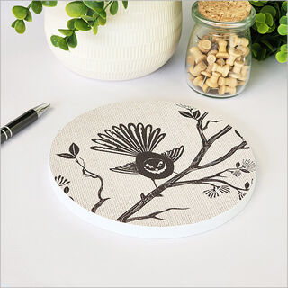 Canvas Circle Printed: Fantail on Pohutukawa